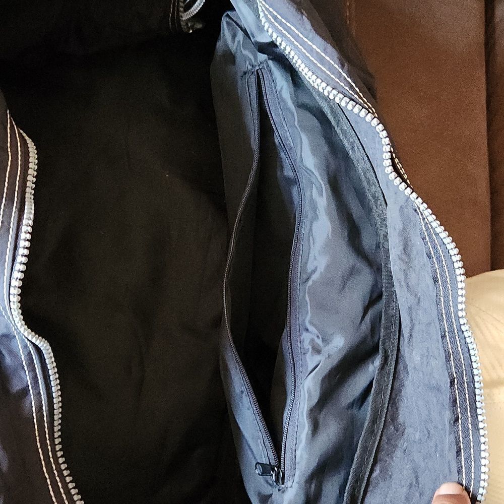 Kipling Duffle Bag Large - Picture 6 of 8